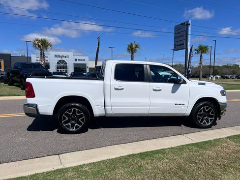 Certified 2025 RAM 1500 Laramie AWD/4WD image 3
