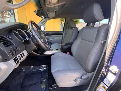 Used 2014 Toyota Tacoma PreRunner RWD image 9