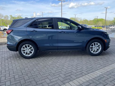 Used 2024 Chevrolet Equinox LS w/ LS Convenience Package FWD image 6