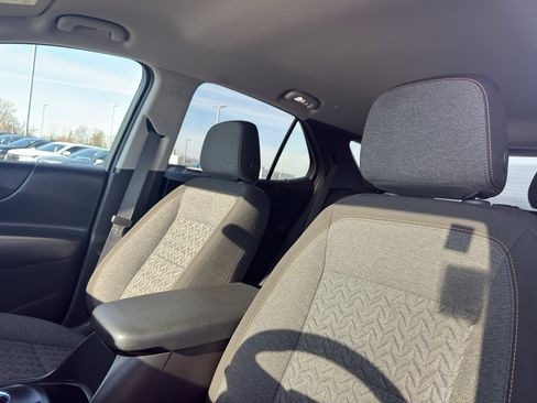 Used 2024 Chevrolet Equinox LT image 27
