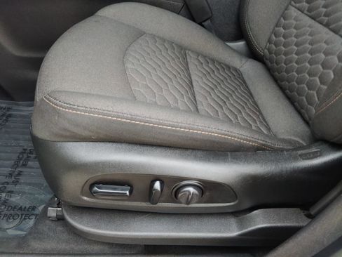 Used 2019 Chevrolet Equinox LT w/ Sun & Navigation Package image 15