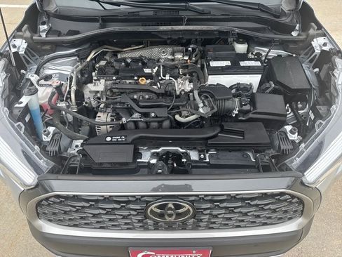 Used 2022 Toyota Corolla Cross XLE AWD/4WD image 22