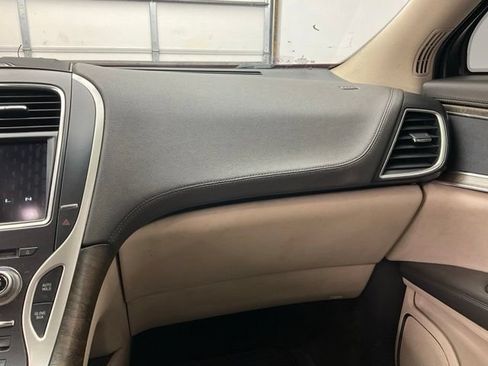 Used 2017 Lincoln MKX Select w/ Select Plus Package FWD image 10