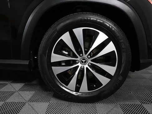 Certified 2025 Mercedes-Benz GLE 450 4MATIC image 37