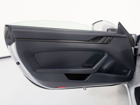 Certified 2025 Porsche 911 Carrera GTS RWD image 19