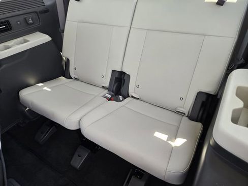 Used 2025 Hyundai Santa Fe Calligraphy AWD/4WD image 30
