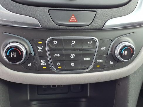 Used 2021 Chevrolet Equinox LT image 20