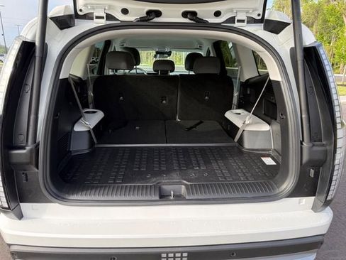 Used 2026 Hyundai Ioniq 9 SE image 16