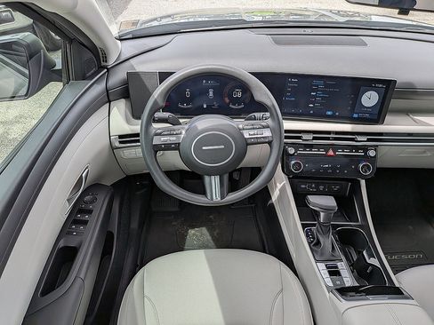 Used 2025 Hyundai Tucson SEL FWD image 15