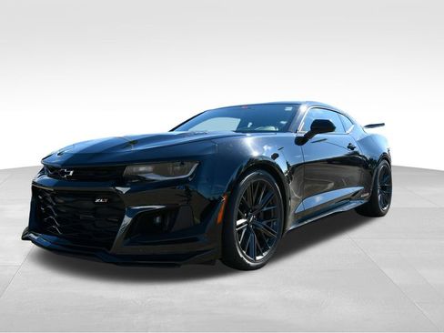 Used 2017 Chevrolet Camaro ZL1 RWD image 2