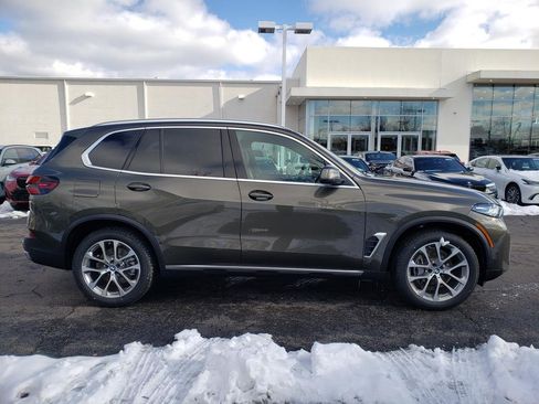 New 2026 BMW X5 xDrive40i w/ Climate Comfort Package image 3