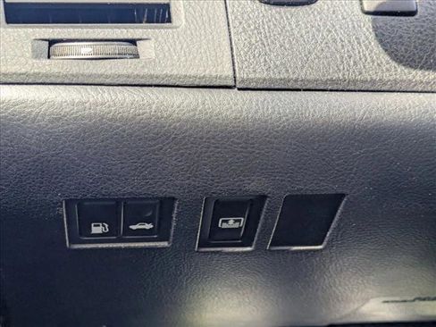 Used 2011 Toyota Avalon Limited image 14