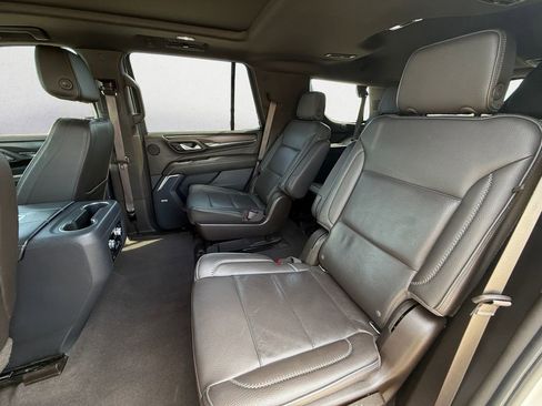 Used 2021 GMC Yukon Denali w/ Denali Premium Package AWD/4WD image 13