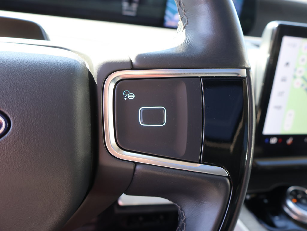 Used 2025 Ford Expedition Platinum AWD/4WD image 32