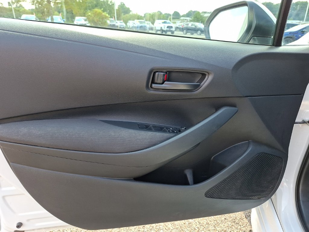 Used 2023 Toyota Corolla LE FWD image 11