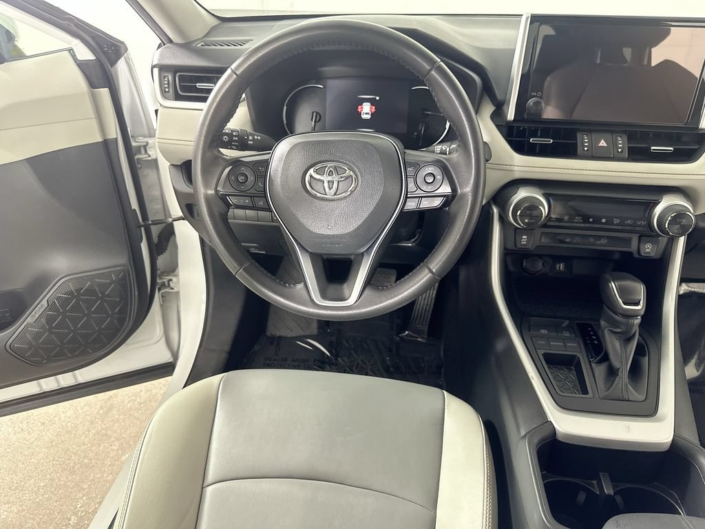 Used 2024 Toyota RAV4 XLE Premium FWD image 19