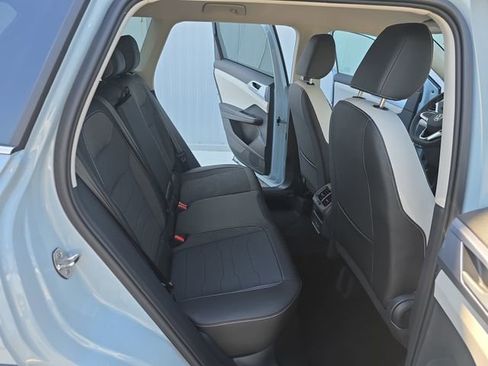 New 2026 Volkswagen Taos SE FWD image 17
