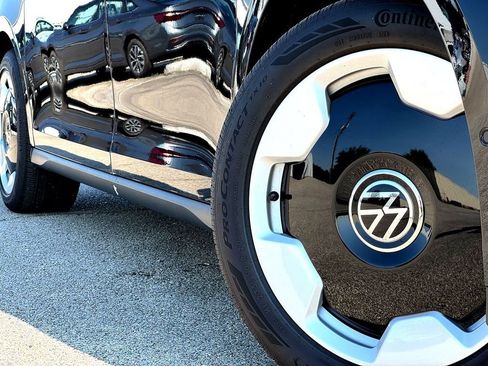 New 2025 Volkswagen ID. Buzz Pro S RWD image 2