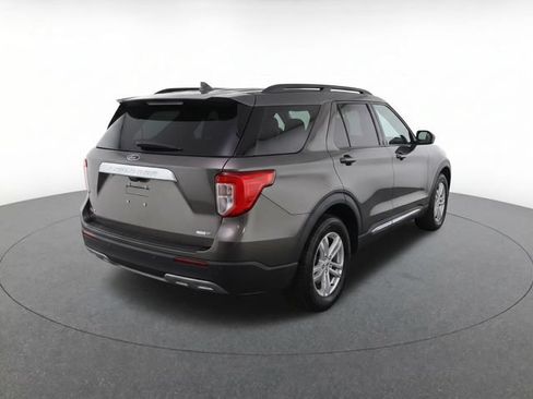 Used 2020 Ford Explorer XLT w/ Equipment Group 202A AWD/4WD image 4