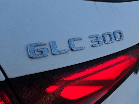 Used 2025 Mercedes-Benz GLC 300 image 31