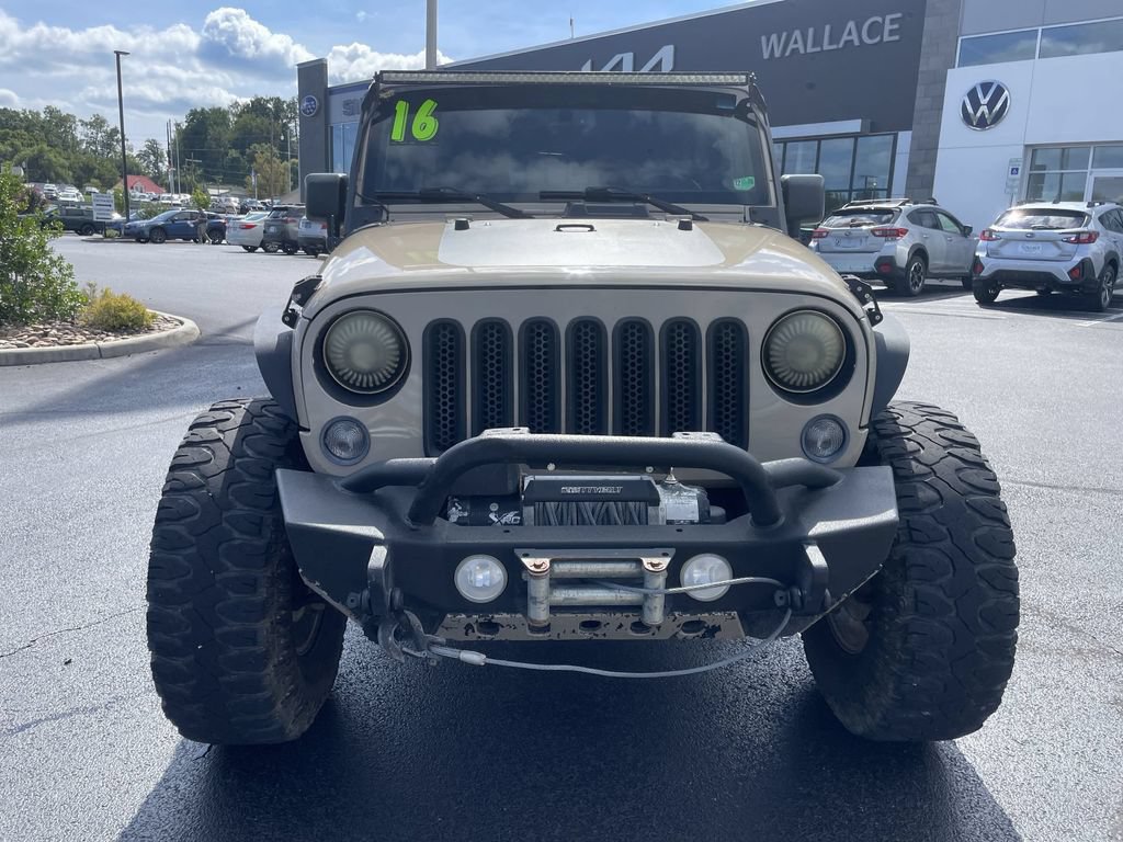 Used 2016 Jeep Wrangler Unlimited Sahara w/ Connectivity Group AWD/4WD image 2