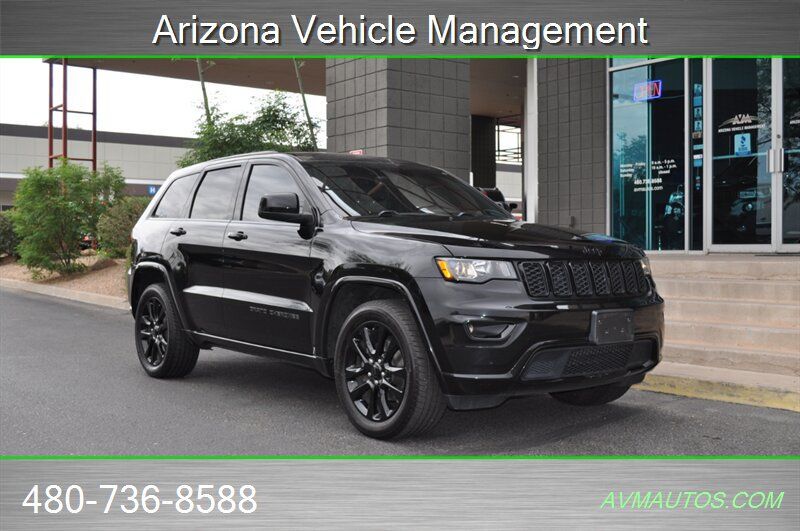 Used 2017 Jeep Grand Cherokee Altitude RWD image 7