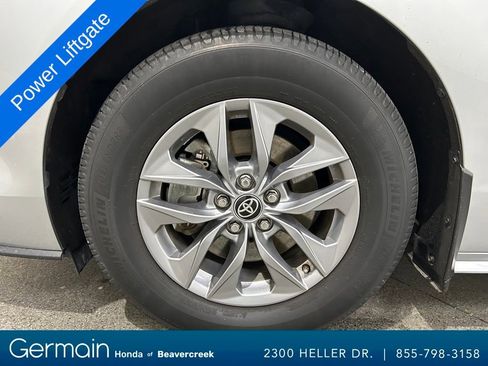 Used 2022 Toyota Sienna XLE image 15