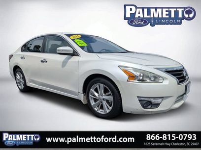 Used 2014 Nissan Altima 2.5 SL w/ Moonroof Package