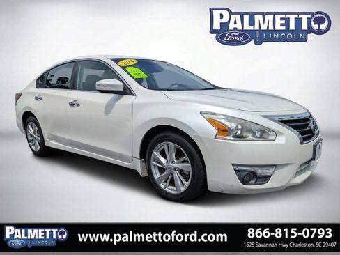 Used 2014 Nissan Altima 2.5 SL w/ Moonroof Package FWD image 1