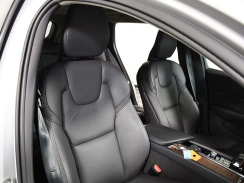 Used 2025 Volvo V60 B5 Cross Country Plus AWD/4WD image 20