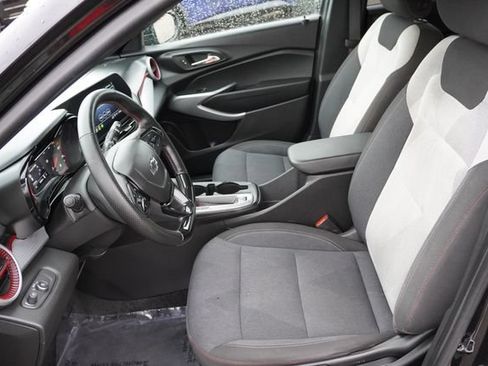 Used 2024 Chevrolet Trax RS w/ Driver Confidence Package FWD image 15