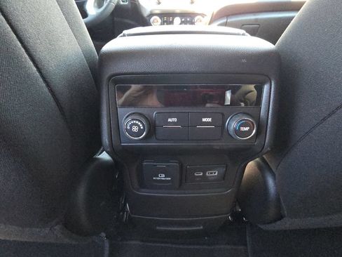 Used 2023 GMC Acadia SLE w/ Driver Convenience Package FWD image 30