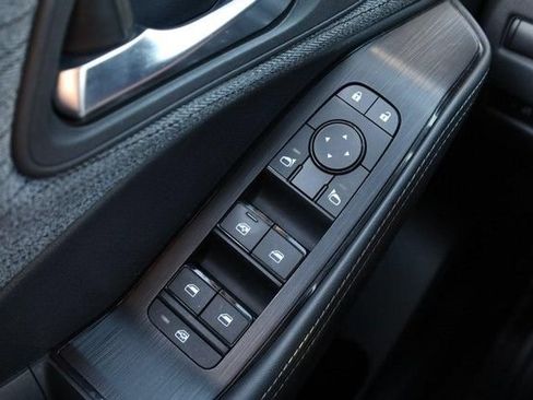 Certified 2023 Nissan Rogue SV FWD image 17