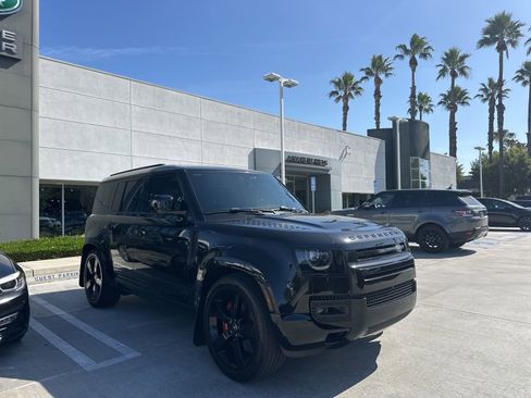 Used 2024 Land Rover Defender 110 X image 2