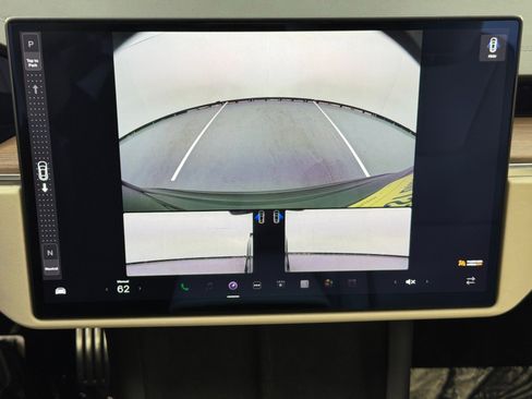 Used 2021 Tesla Model S Plaid image 33