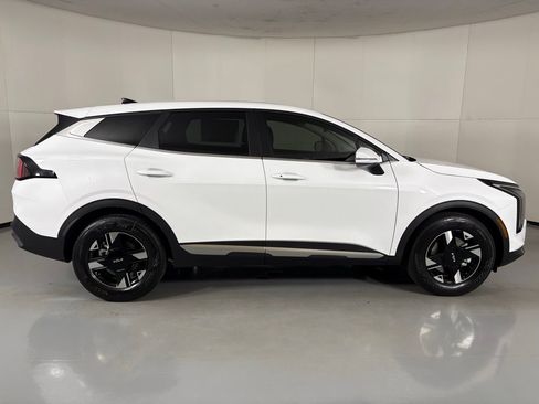 New 2026 Kia Sportage LX image 9