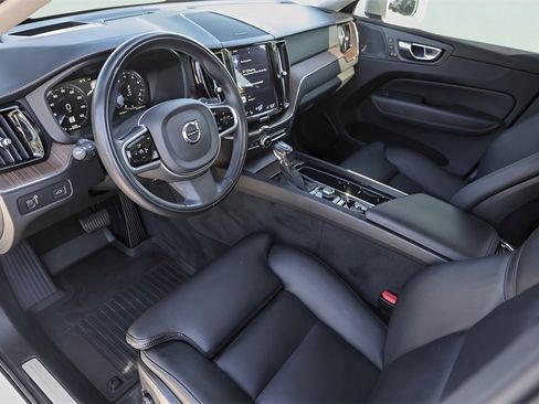 Used 2020 Volvo XC60 T5 Inscription w/ Protection Package Premier image 13