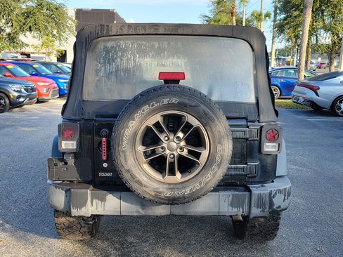 Used 2018 Jeep Wrangler Unlimited Sport w/ Connectivity Group image 5