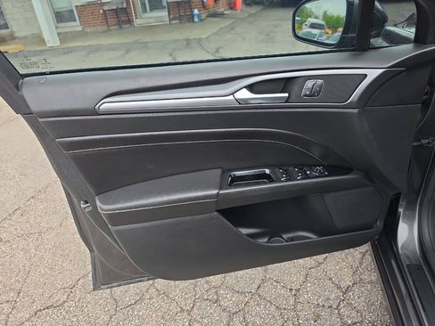 Used 2015 Ford Fusion Titanium FWD image 8