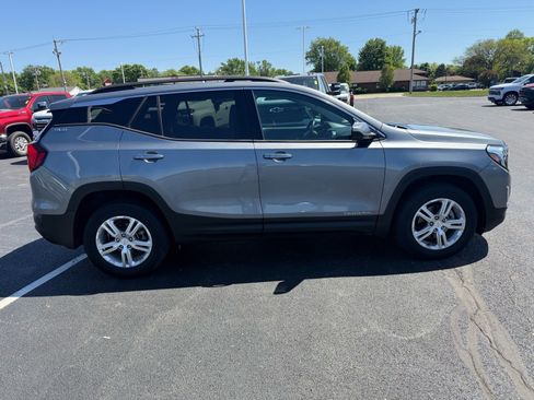Used 2019 GMC Terrain SLE w/ Driver Convenience Package AWD/4WD image 6