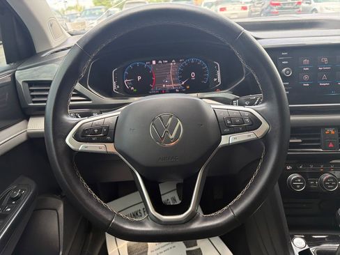 Used 2022 Volkswagen Taos SEL w/ Panoramic Sunroof Package AWD/4WD image 16