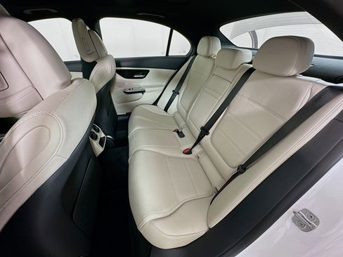 Used 2025 Mercedes-Benz C 300 4MATIC Sedan image 27