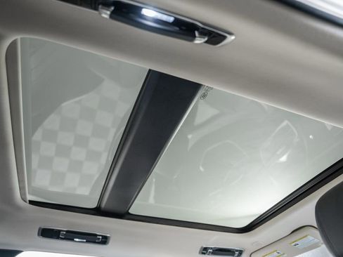 Used 2025 Land Rover Range Rover SE image 31