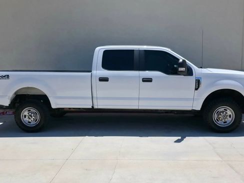 Used 2018 Ford F250 XL w/ Power Equipment Group AWD/4WD image 2
