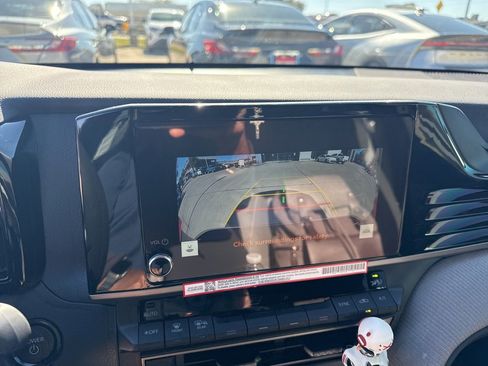 Used 2026 Toyota Camry Hybrid image 9