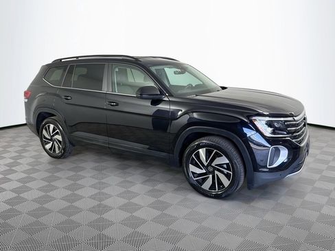 Used 2024 Volkswagen Atlas SE AWD/4WD image 9