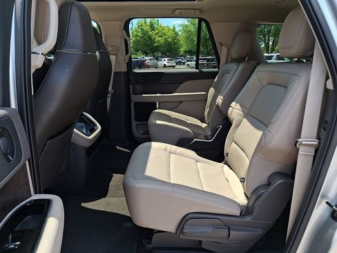 Certified 2022 Lincoln Navigator L Reserve AWD/4WD image 13