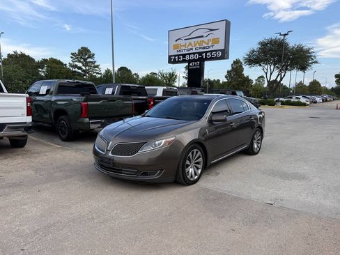 Used 2016 Lincoln MKS FWD image 3