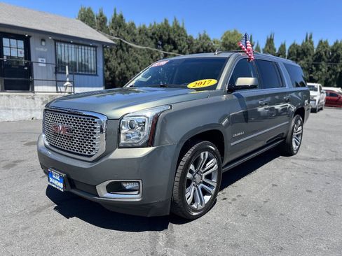 Used 2017 GMC Yukon XL Denali w/ Open Road Package AWD/4WD image 3