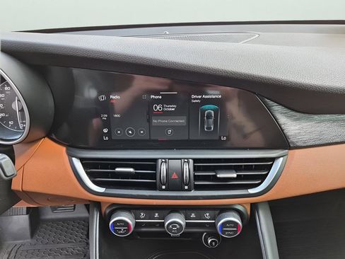 Used 2021 Alfa Romeo Giulia Sprint w/ Nero Edizione image 39